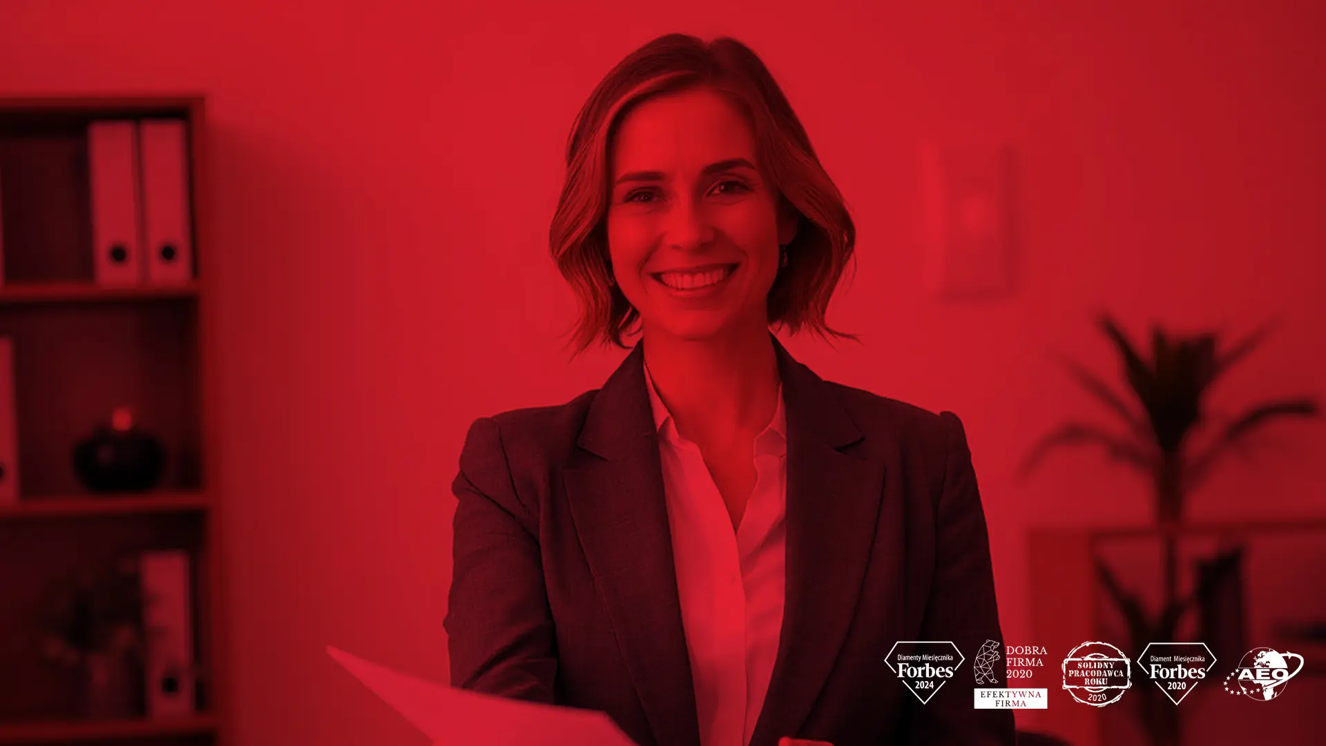 Tło uśmiechnięta urzędniczka